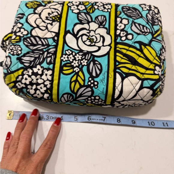 Vera Bradley – Island Blooms Travel Set - Picture 7 of 14